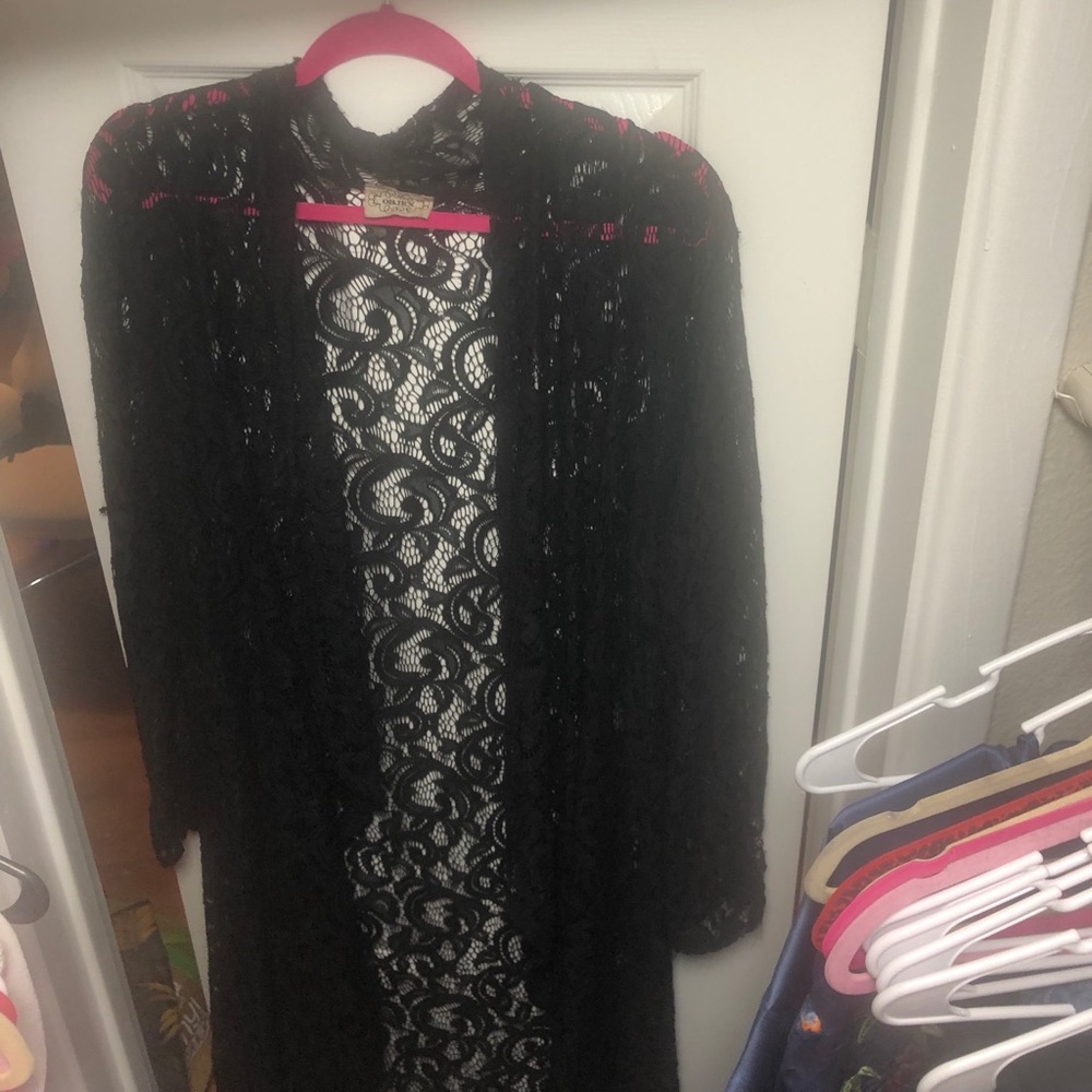 Shaw - Picture 2 of 4